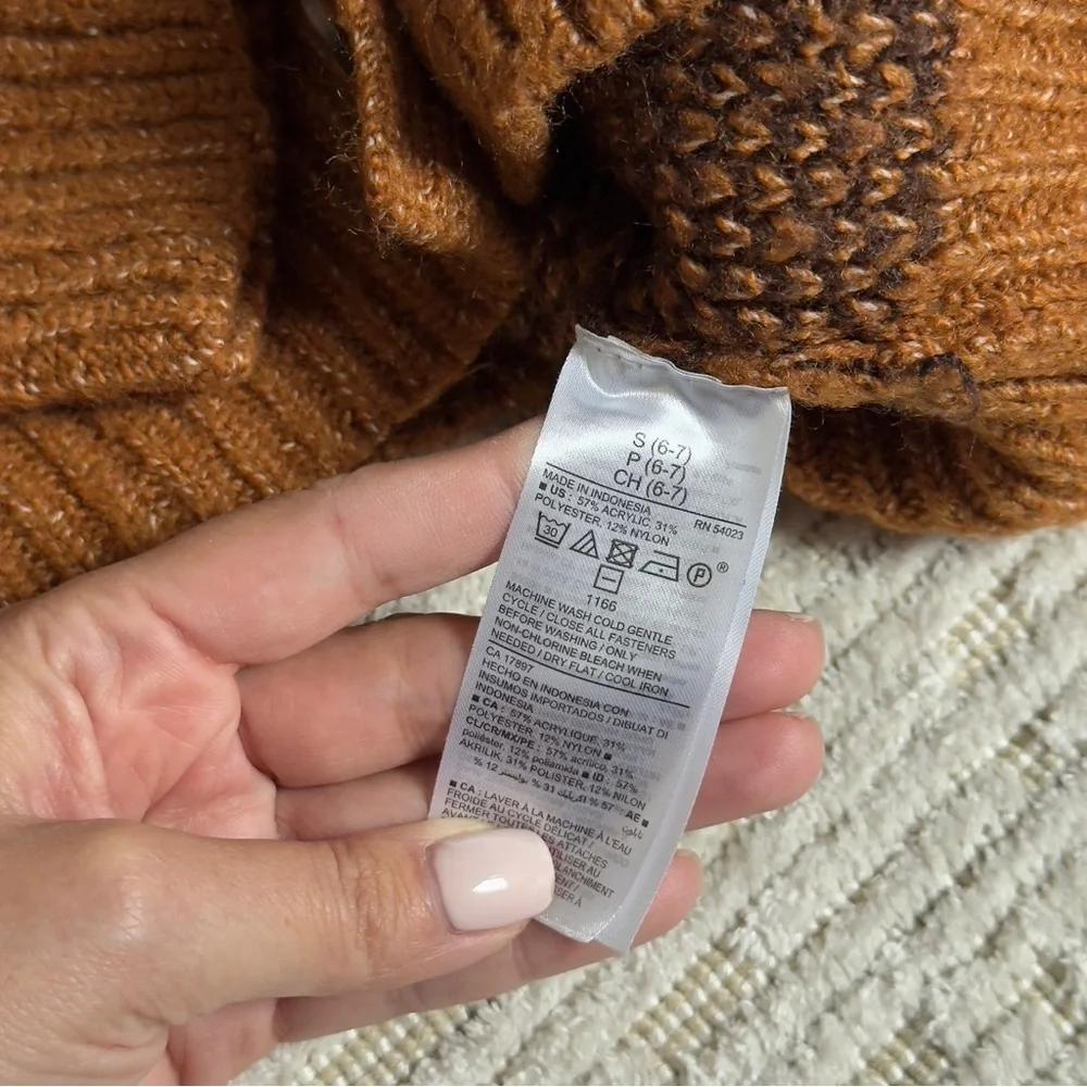Old Navy Cropped Textured Jacquard Button-Front Cardigan Sweater for Girls Small